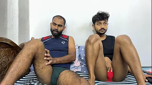 Snapshot of DesiDaddyandSon chatting on June 19, 2:49 am DesiDaddyandSon online show from June 19, 2:49 am