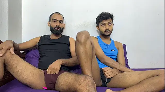 Snapshot of DesiDaddyandSon chatting on July 24, 11:36 pm DesiDaddyandSon online show from July 24, 11:36 pm