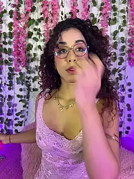 Snapshot of Woo_isDaphne chatting on February 20, 11:05 pm Woo isDaphne online show from February 20, 11:05 pm