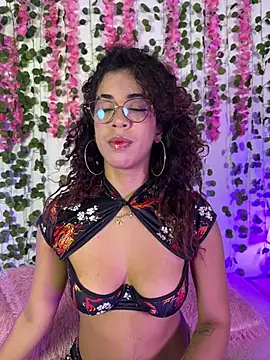 Snapshot of Woo_isDaphne chatting on February 22, 11:25 pm Woo isDaphne online show from February 22, 11:25 pm