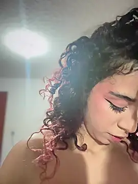 Woo isDaphne online show from March 22, 10:57 pm