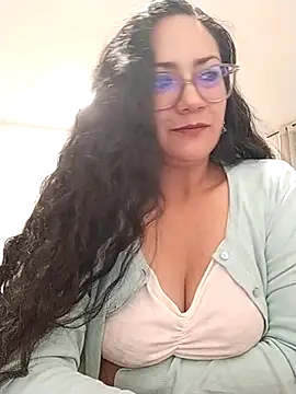 Snapshot of Salma-sweet chatting on August 3, 4:00 am Salma-sweet online show from August 3, 4:00 am