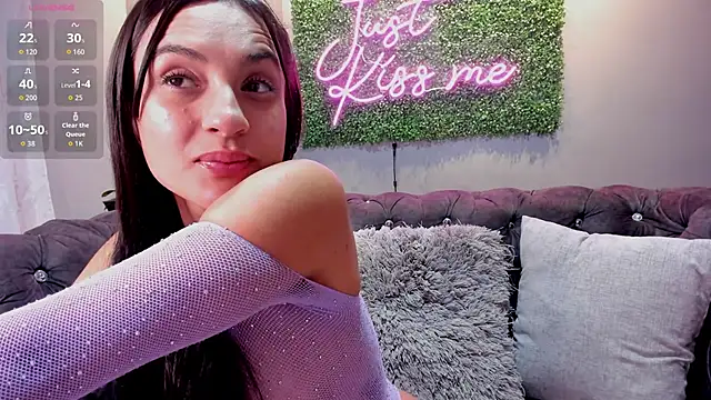 Snapshot of danielebeck chatting on February 26, 9:36 pm danielebeck online show from February 26, 9:36 pm