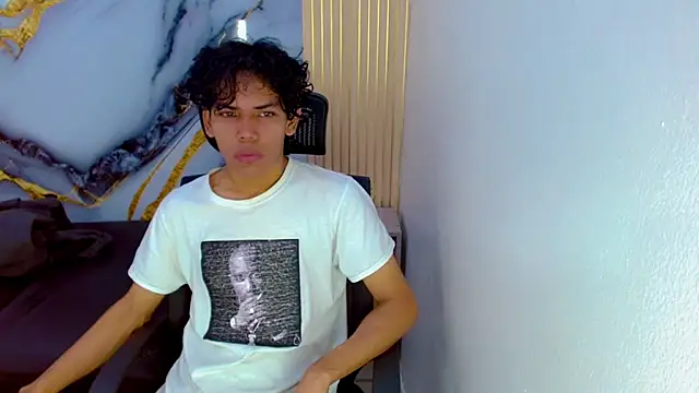 Snapshot of DaviidBuckx_ chatting on February 26, 2:32 am DaviidBuckx online show from February 26, 2:32 am