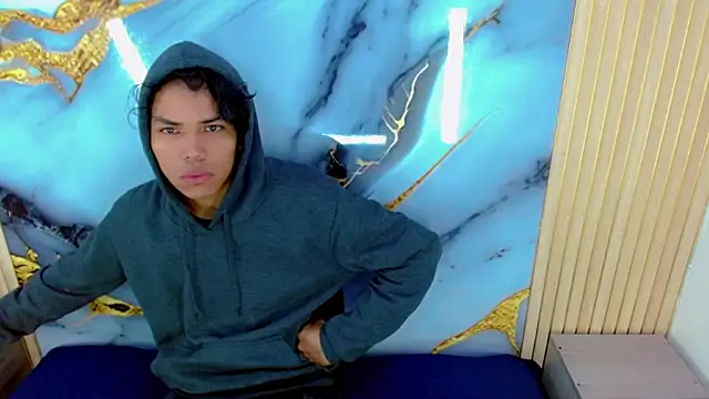 Snapshot of DaviidBuckx_ chatting on February 28, 1:50 am DaviidBuckx online show from February 28, 1:50 am