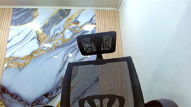 Snapshot of DaviidBuckx_ chatting on March 4, 2:17 am DaviidBuckx online show from March 4, 2:17 am