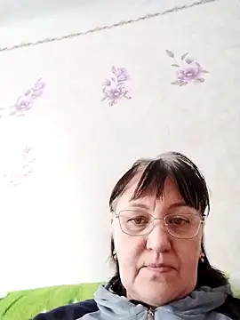 Snapshot of ViolaStar75 chatting on February 18, 7:04 am ViolaStar75 online show from February 18, 7:04 am