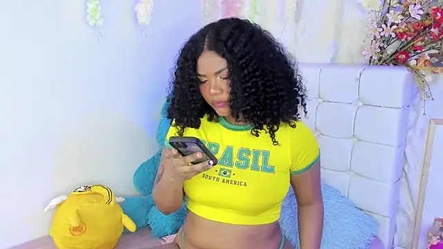 Snapshot of Angel_Belll chatting on May 31, 12:30 am Angel Belll online show from May 31, 12:30 am
