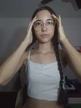 Snapshot of isaaabelaaa chatting on March 2, 10:55 am isaaabelaaa online show from March 2, 10:55 am