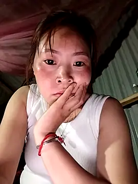 Yiyoongg online show from April 4, 1:19 pm