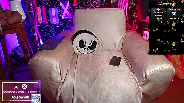 Snapshot of GoddessJulietteNoiir chatting on June 19, 11:14 am GoddessJulietteNoiir online show from June 19, 11:14 am