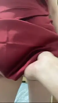 huyenzz online show from April 2, 3:42 pm