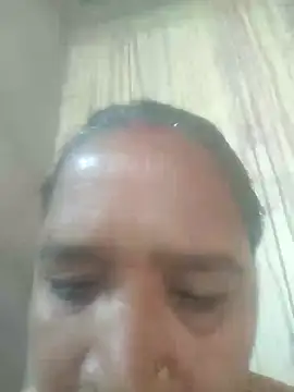 Snapshot of Loomaraj chatting on February 19, 3:57 am Loomaraj online show from February 19, 3:57 am