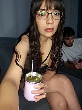 Snapshot of VelvetSolez chatting on March 4, 4:29 am VelvetSolez online show from March 4, 4:29 am