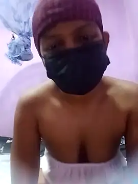 Malee S online show from April 11, 4:11 pm