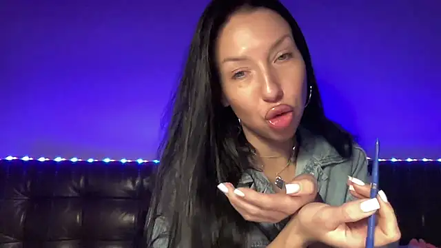 Snapshot of MissDeepVelur chatting on February 19, 4:14 pm MissDeepVelur online show from February 19, 4:14 pm