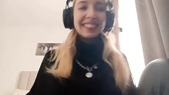 Snapshot of WackyNome chatting on February 12, 6:19 am WackyNome online show from February 12, 6:19 am