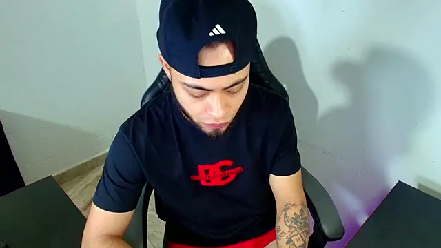 Snapshot of Xanderstone00 chatting on March 3, 8:48 pm Xanderstone00 online show from March 3, 8:48 pm