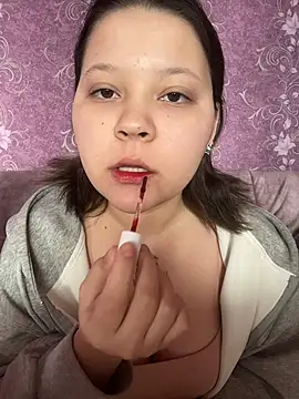 thecuteneighbour online show from March 1, 8:05 am