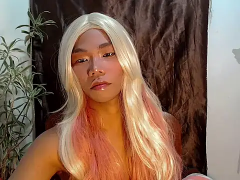 Snapshot of shopiaxox1 chatting on February 22, 4:13 am shopiaxox1 online show from February 22, 4:13 am