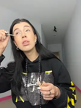 Snapshot of Aurora_404 chatting on April 4, 6:44 am Aurora 404 online show from April 4, 6:44 am