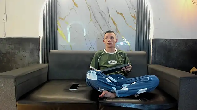 Isaak 26 online show from March 17, 5:27 pm