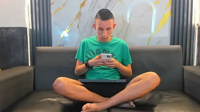 Isaak 26 online show from March 19, 12:53 pm