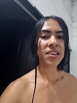 Snapshot of Alannys19 chatting on February 12, 3:34 am Alannys19 online show from February 12, 3:34 am