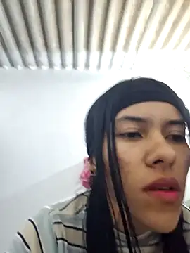 Snapshot of Alannys19 chatting on February 19, 3:57 am Alannys19 online show from February 19, 3:57 am