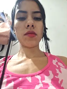 Snapshot of Alannys19 chatting on February 26, 4:33 am Alannys19 online show from February 26, 4:33 am