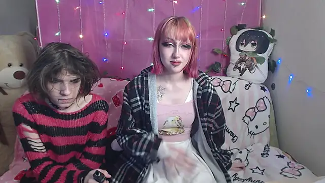 Snapshot of KitttyWhisper chatting on March 5, 11:28 am KitttyWhisper online show from March 5, 11:28 am