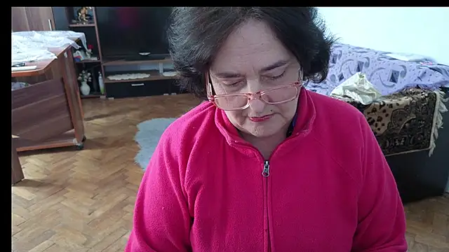 xMaryxAnne online show from February 21, 8:15 am