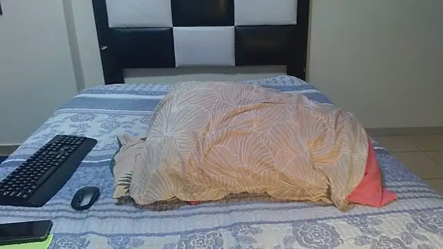 VeronaDimexx online show from April 14, 9:32 pm