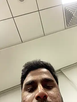 hassuniii online show from February 10, 4:00 pm