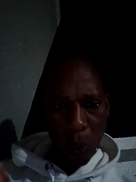 Snapshot of smallt98 chatting on February 14, 10:50 pm smallt98 online show from February 14, 10:50 pm