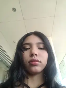 Snapshot of jadelaurent chatting on February 27, 7:47 pm jadelaurent online show from February 27, 7:47 pm