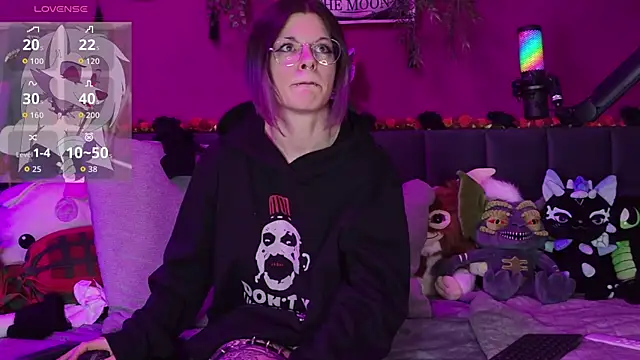 Snapshot of ViGothFox chatting on March 1, 7:05 pm ViGothFox online show from March 1, 7:05 pm