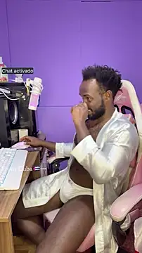 Snapshot of Ebanhot chatting on February 18, 2:40 am Ebanhot online show from February 18, 2:40 am