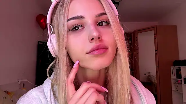 Snapshot of Evva_mayy chatting on February 26, 11:53 am Evva mayy online show from February 26, 11:53 am