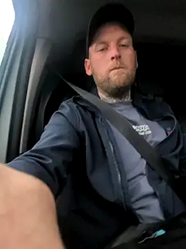 dave32000 online show from February 10, 11:47 am