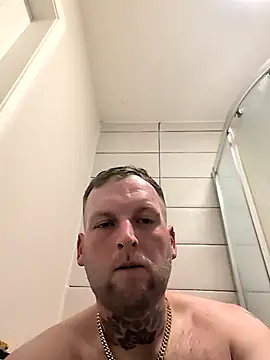 dave32000 online show from April 27, 10:30 pm