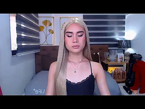 JuicyCockThea online show from April 13, 1:33 am