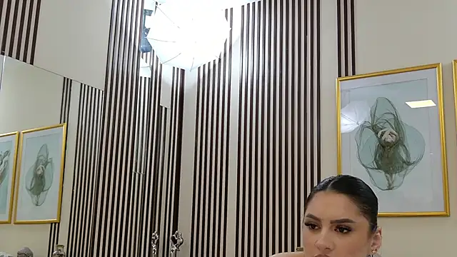 Snapshot of NicolePalm chatting on February 25, 4:22 am NicolePalm online show from February 25, 4:22 am