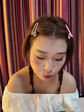 Snapshot of A-cola chatting on February 28, 7:31 am A-cola online show from February 28, 7:31 am