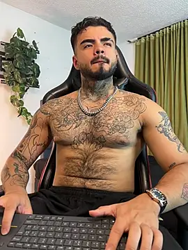Snapshot of Benjii_Carter1 chatting on June 25, 12:54 am Benjii Carter1 online show from June 25, 12:54 am