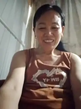 Snapshot of Kiss_love2 chatting on June 22, 3:25 am Kiss love2 online show from June 22, 3:25 am
