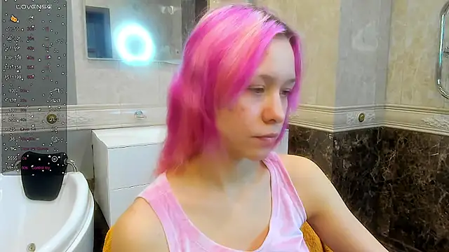 EmilyTrase online show from March 29, 1:05 am