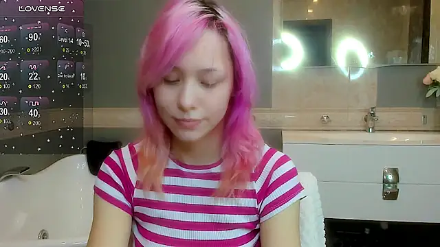 EmilyTrase online show from April 5, 1:25 am