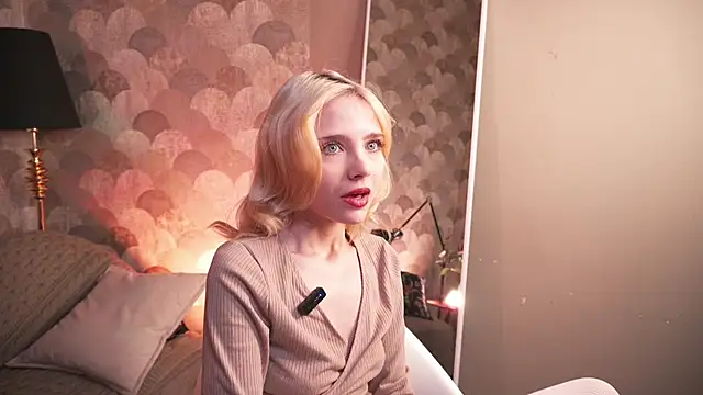 Snapshot of wow_angel chatting on February 18, 5:47 am wow angel online show from February 18, 5:47 am