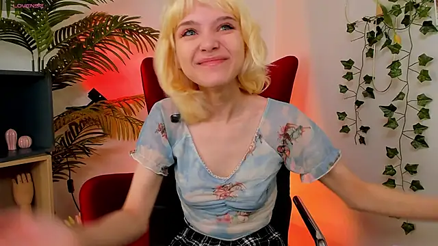 Snapshot of wow_angel chatting on March 2, 5:52 am wow angel online show from March 2, 5:52 am